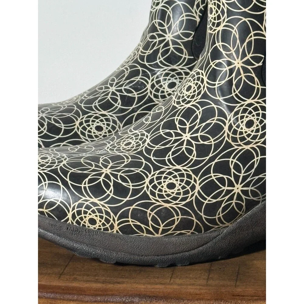 Muck Boot Company Women’s size 8 Waterproof Rain Boots Black Floral Mid Calf - Picture 2 of 8